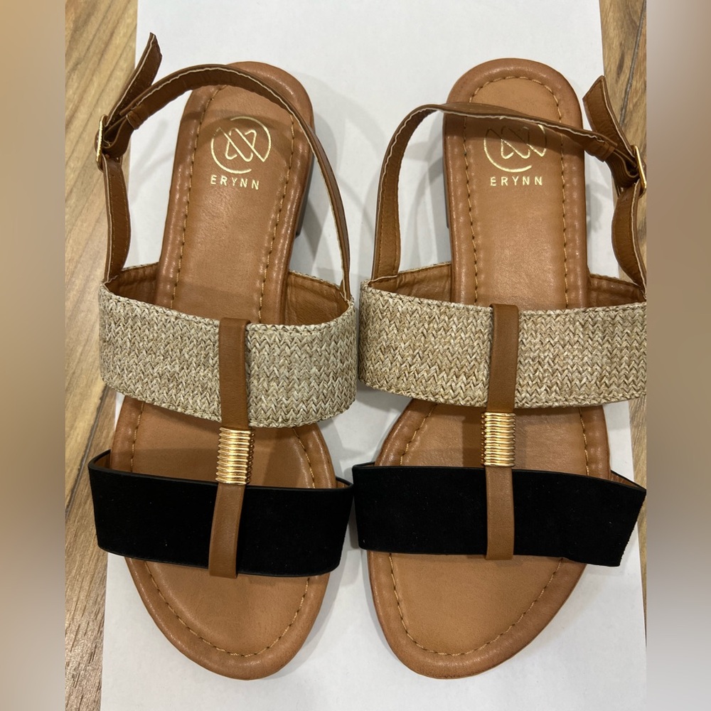 NWOT Erwynn flat sandals.